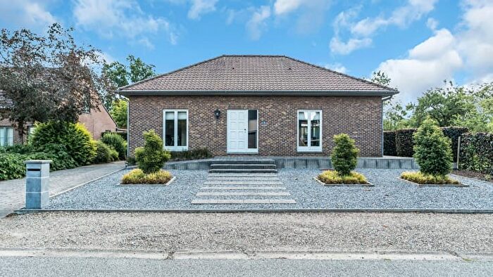Maison 16 pièces à vendre à Pater Verboislaan, Lanaken