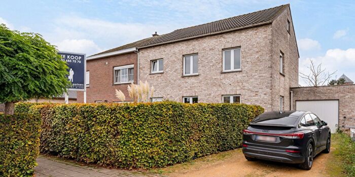 Maison 4 pièces à vendre à Oosthoevestraat, Kapellen