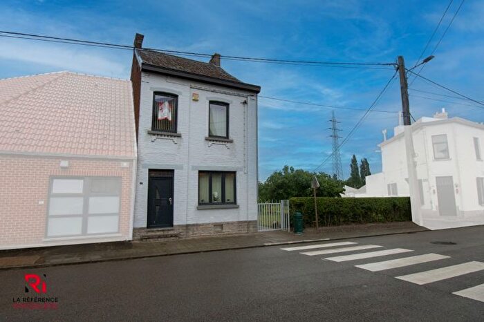 Maison 9 pièces à Rue Des Quatre Seigneuries, Courcelles, à vendre