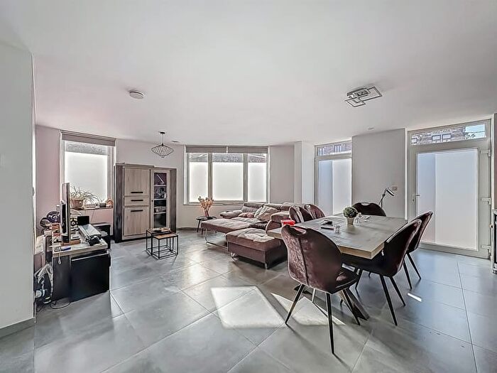 Rue Victor Larock, RESSAIX : Appartement 2 pièces à vendre