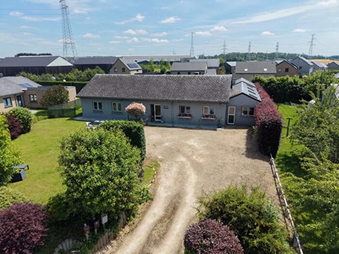 Maison 7 pièces à vendre à Rue du Chêne, Ciney Achêne