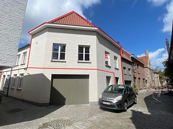 Korte Rijkepijnderstraat, Brugge : Maison 2 pièces à louer