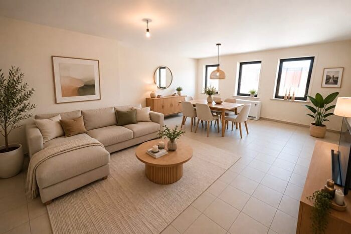 Appartement 10 pièces à Dampoortstraat, SintKruis, à louer