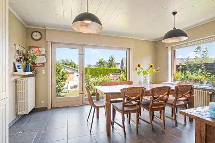 Maison 9 pièces à vendre à Koningin Elisabethlaan, Emelgem