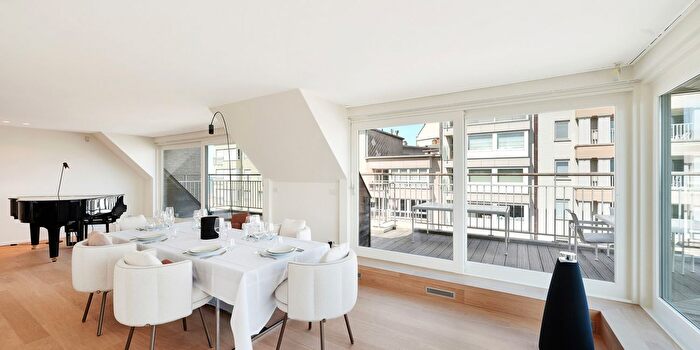 Appartement 3 pièces à Zeerobbenlaan, HeistaanZee, à vendre