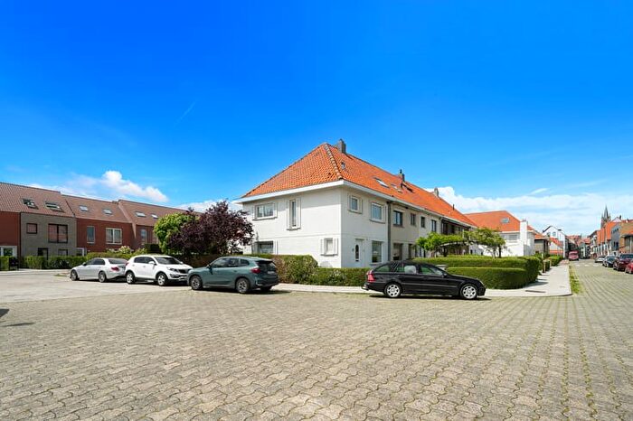 Maison 11 pièces à SintJozefsstraat, HeistaanZee, à vendre