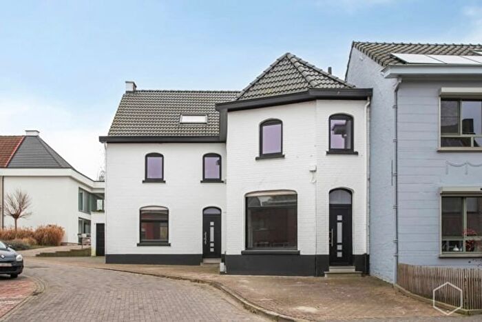Maison 4 pièces à Cauwenbergstraat, ErpeMere, à vendre
