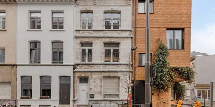 Maison 5 pièces à Lange Van Ruusbroecstraat, Antwerpen, à vendre