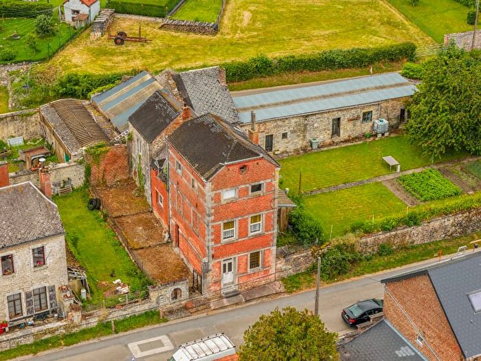 Rue du Manoir, Agimont - Maison 5 pièces à vendre