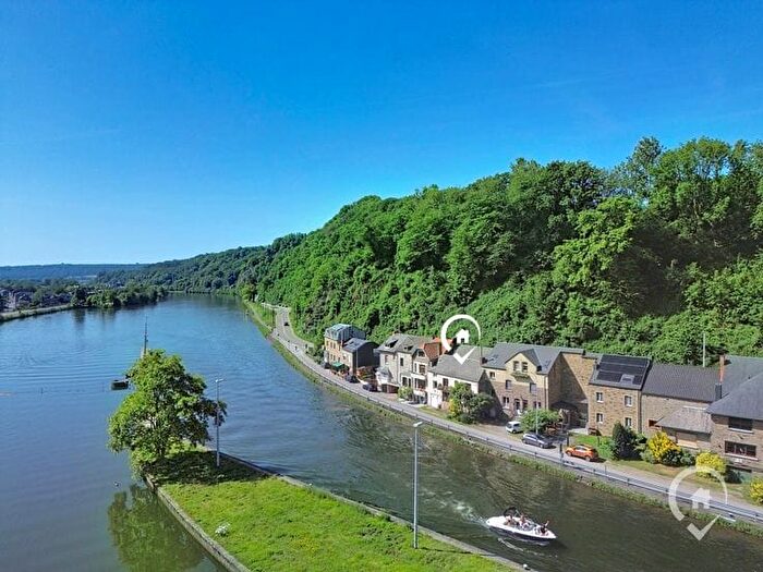 Maison 6 pièces à Chaussée de Namur, Anhée, à vendre