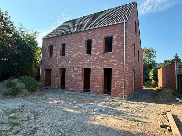 Maison à Willibrordusstraat, NIJLEN, à vendre