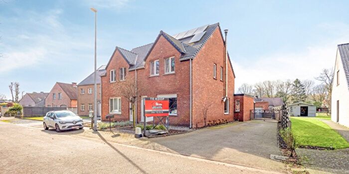 Kleine Rijen, Mol : Maison 4 pièces à vendre