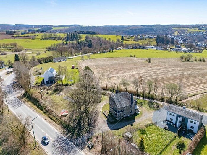 Rue de Liège, Houffalize : Maison 7 pièces à vendre