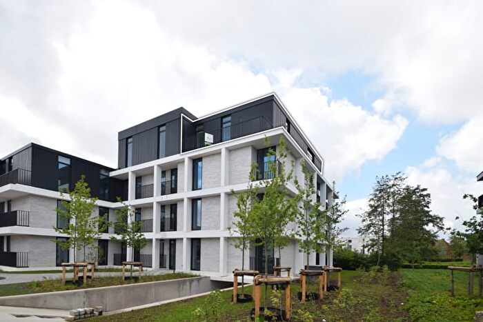 Appartement 9 pièces à Kasteelstraat a, LangemarkPoelkapelle, à louer