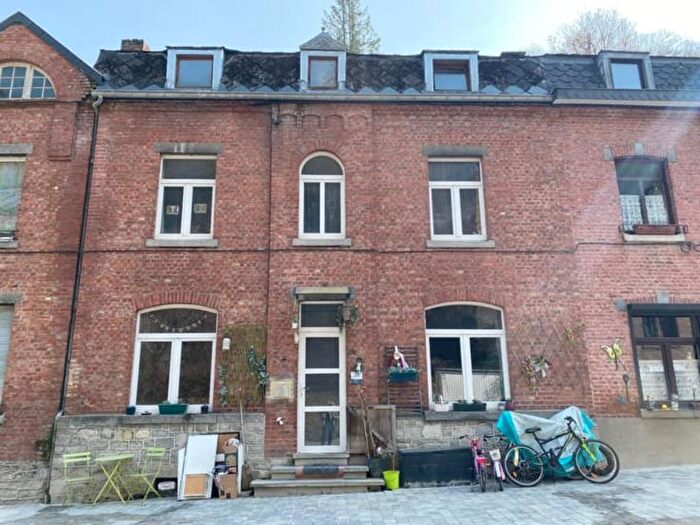 Rue Cardinal Mercier, BouvignessurMeuse : Maison 4 pièces à vendre