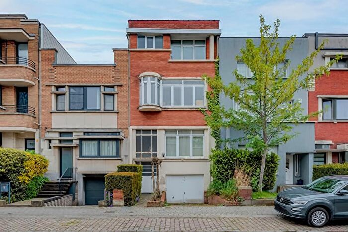 Maison 5 pièces à SintLutgardisstraat, MERKSEM, à vendre