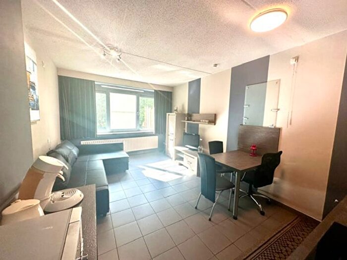 Appartement à Harmoniestraat, Antwerpen, à louer