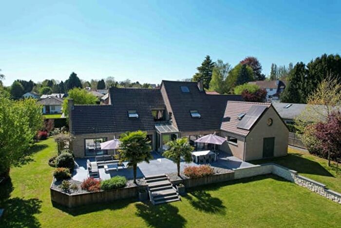 Maison 6 pièces à Clos de l'Aronelle, Genappe Ways, à vendre