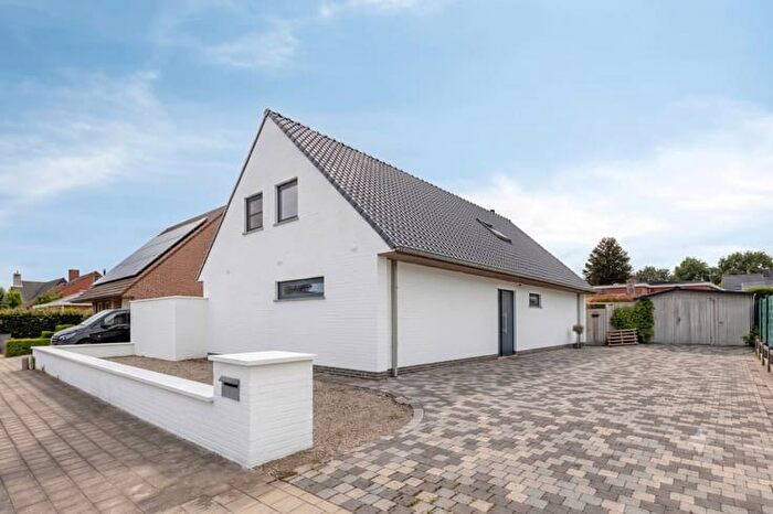 Maison 4 pièces à vendre à Rietbeekstraat, Oostrozebeke