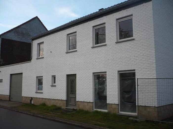 Maison 4 pièces à vendre à Rue du Cimetière, MontigniessurSambre