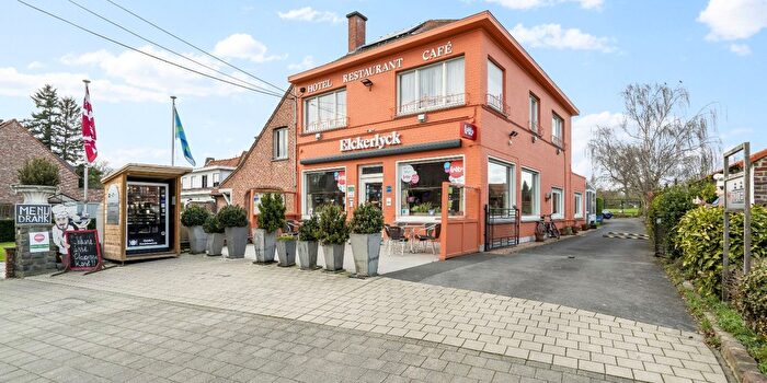 Maison 10 pièces à vendre à Rollegemkerkstraat, Rollegem