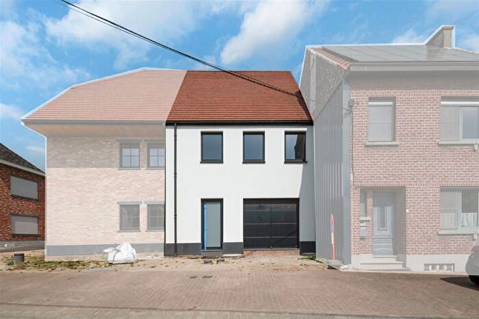 Maison 4 pièces à vendre à Pluimstraat, HAALTERT