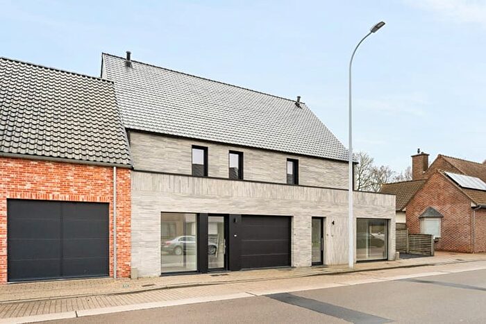 Maison 4 pièces à vendre - Oostrozebeeksestraat, Ooigem