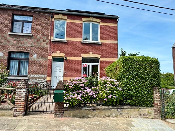 Rue Des Noyers, Namur : Maison 3 pièces à louer