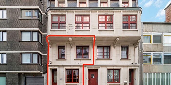 Appartement 4 pièces à Euphrosina Beernaertstraat, Oostende, à vendre
