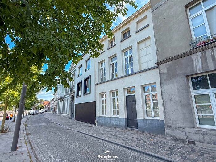 Quai TaillePierres, B : Maison 3 pièces à louer