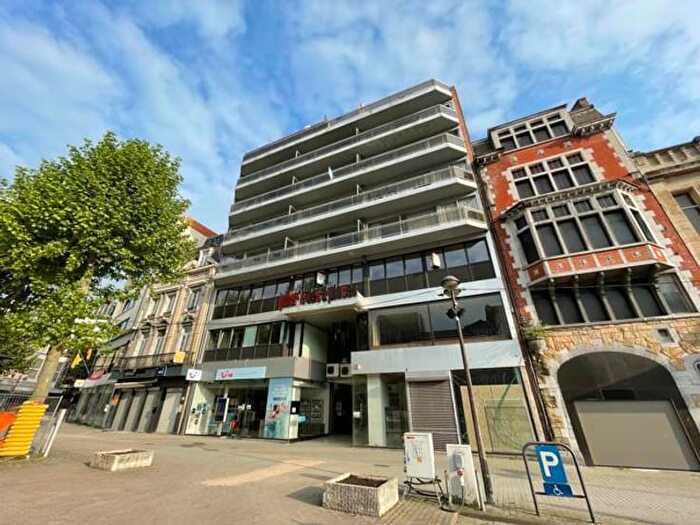 Appartement à louer - Place du Martyr, D
