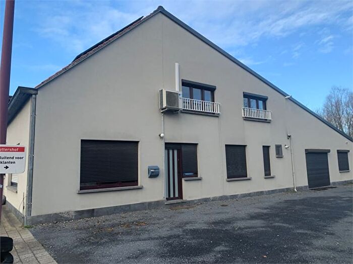 Appartement 5 pièces à louer à Oostendesteenweg, Eernegem