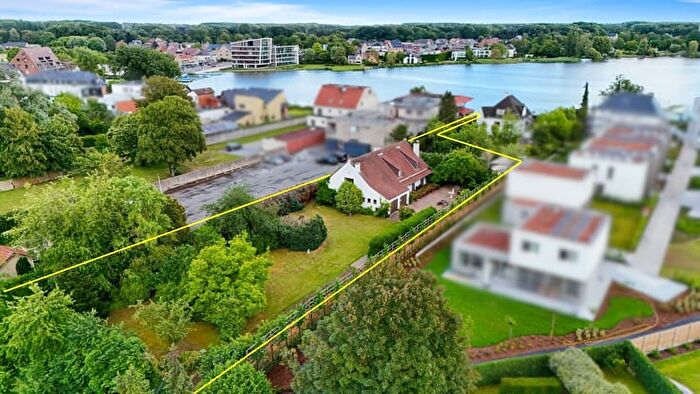 Maison 3 pièces à Frans Broeckaertlaan, OVERMERE, à vendre