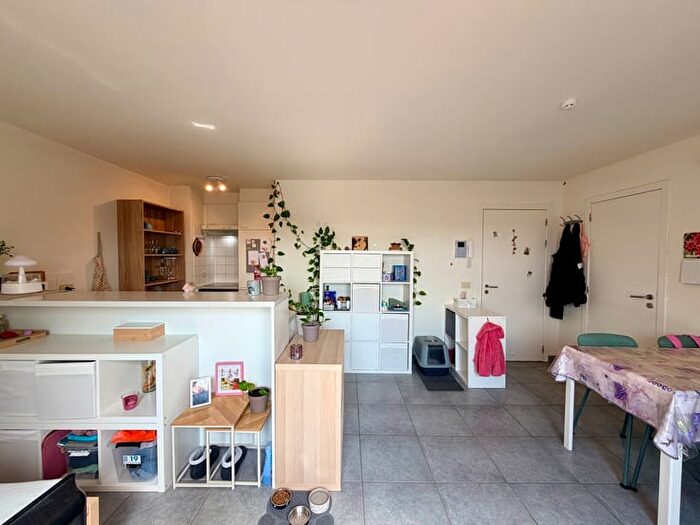 Appartement 7 pièces à Stationsplein, Tielt, à louer