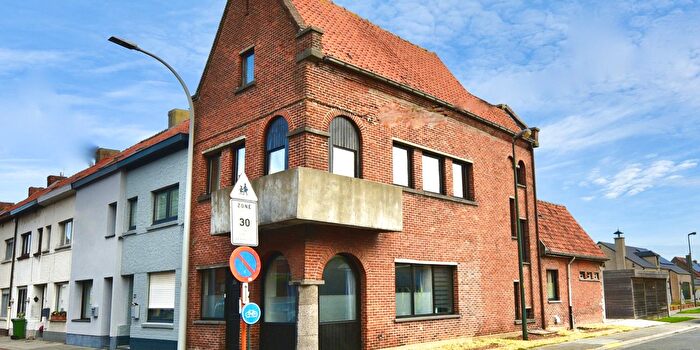 Burgemeester Lionel Pussemierstraat, Eeklo : Maison 3 pièces à vendre