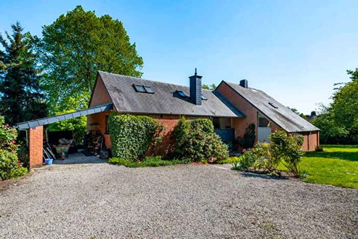 Maison 5 pièces à Place de l'Eglise C, OttigniesLouvainlaNeuve, à vendre