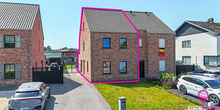 Maison 4 pièces à vendre à Helzoldstraat, Helchteren