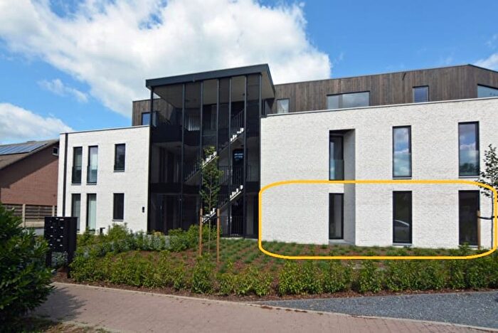 Neeroetersesteenweg, Kinrooi : Appartement 1 pièce à louer