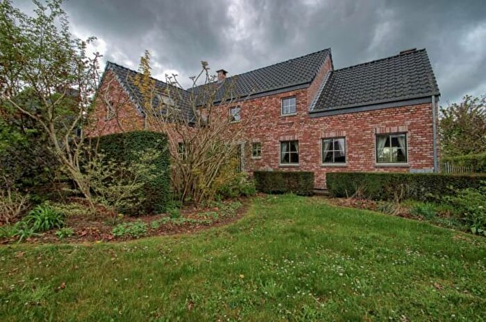 Rue Covis, Lustin : Maison 4 pièces à vendre