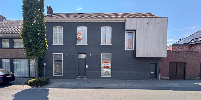 Maison 5 pièces à vendre à Julius Delaplacestraat, SintKruis