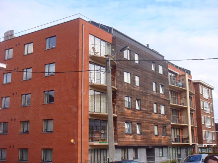 Avenue Albert er, Charleroi : Appartement 2 pièces à louer