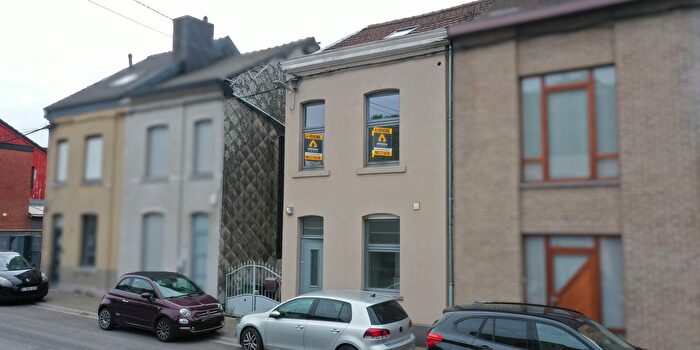 Rue Xhavée, JemeppesurMeuse : Maison 2 pièces à vendre
