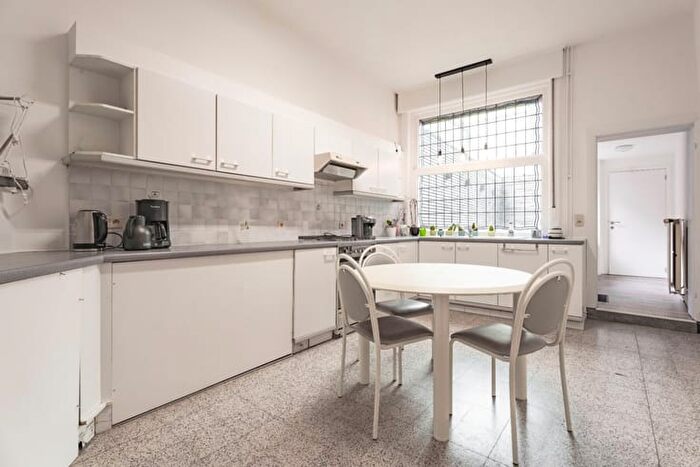 Maison 10 pièces à vendre à Ieperstraat, Menen