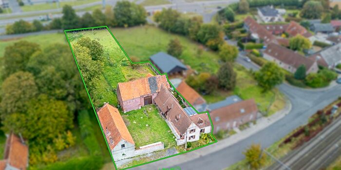 Maison 7 pièces à Froyennes, Henegouwen, à vendre