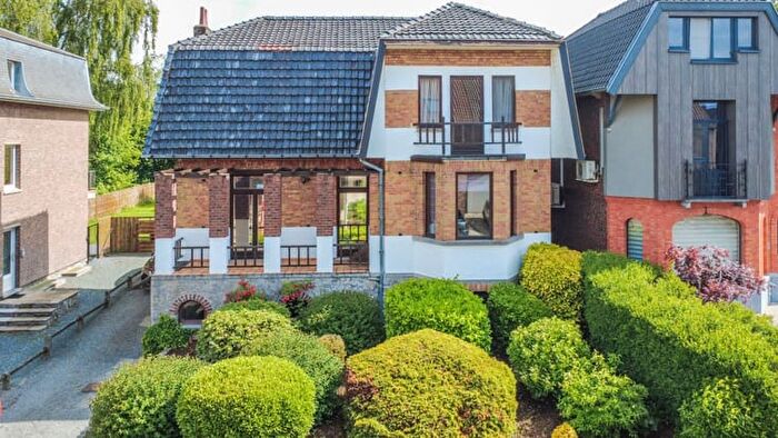 Villalaan, Halle : Maison 1 pièce à vendre