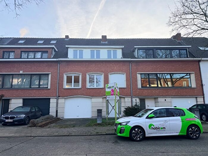 Maison 4 pièces à Heldenhuldelaan, MORTSEL, à louer
