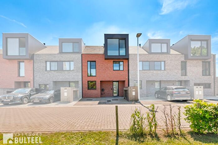 Maison 7 pièces à Burgemeester Michel Du Trestraat, Waasmunster, à vendre