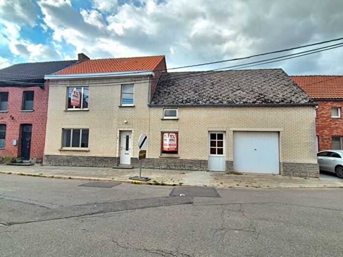 Maison 4 pièces à Rue Henri Collin, OrpJauche, à vendre