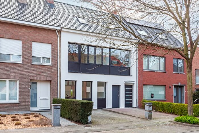 Maison 5 pièces à Veldstraat, Brasschaat, à vendre