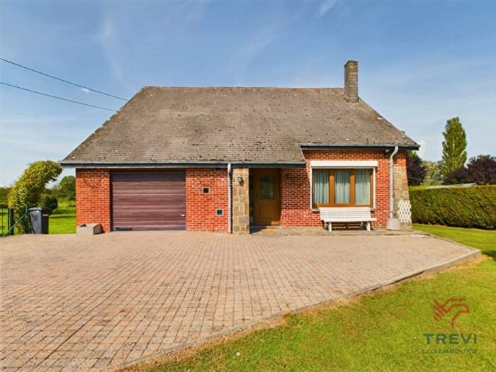 Maison 4 pièces à Rue de Givet, Beauraing, à vendre